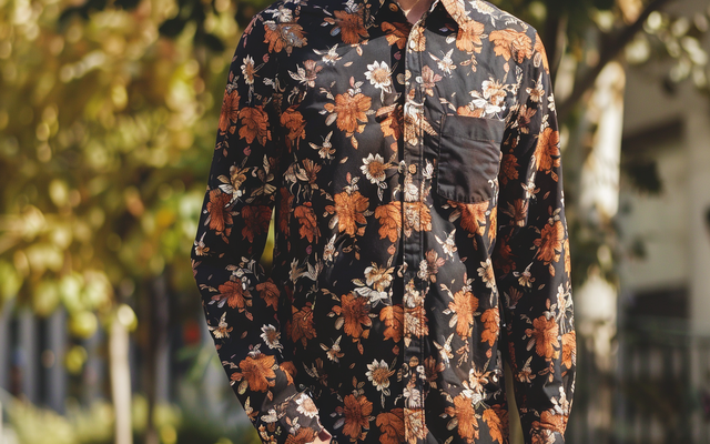 American Eagle men's button-down shirt with a unique floral pattern