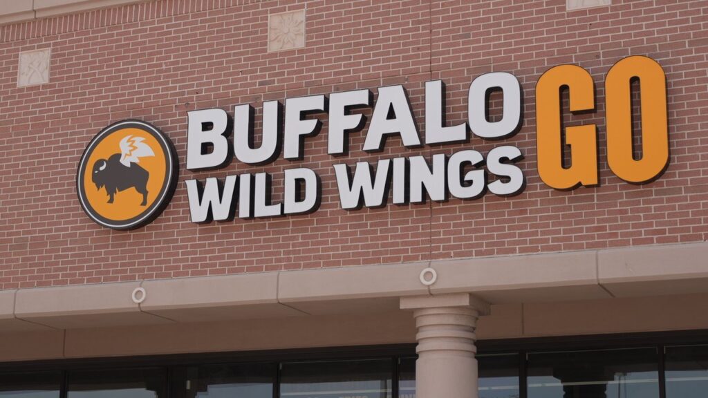 Wanaque's New Buffalo Wild Wings GO Opens with Free Wings for a Year